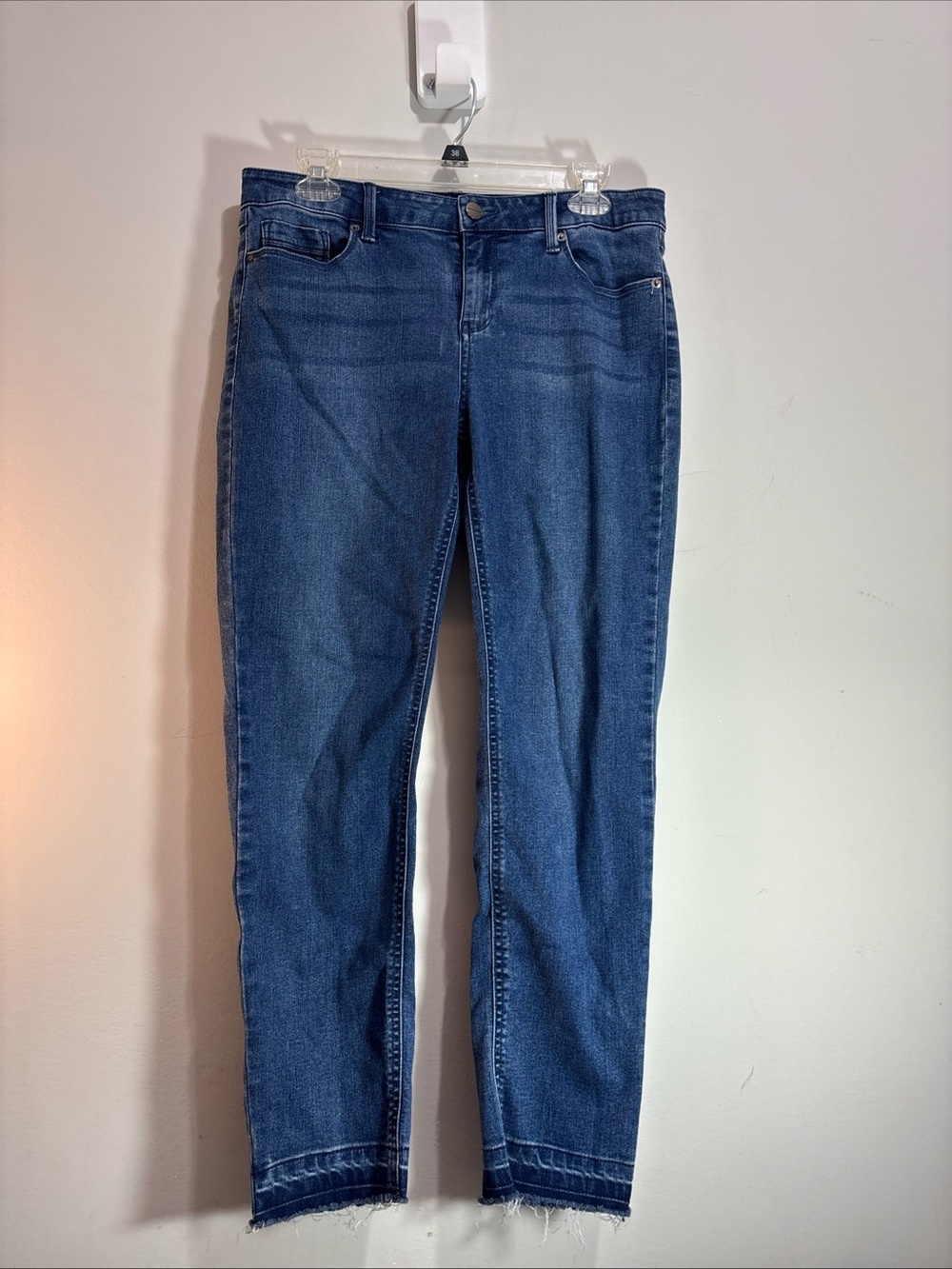 Kenneth Cole Women's Dark Blue Straight-Leg Jeans. J-66